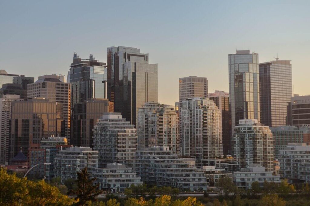 Prime Neighbourhoods for Airbnb Rentals in Calgary - A Comprehensive Guide for Hosts