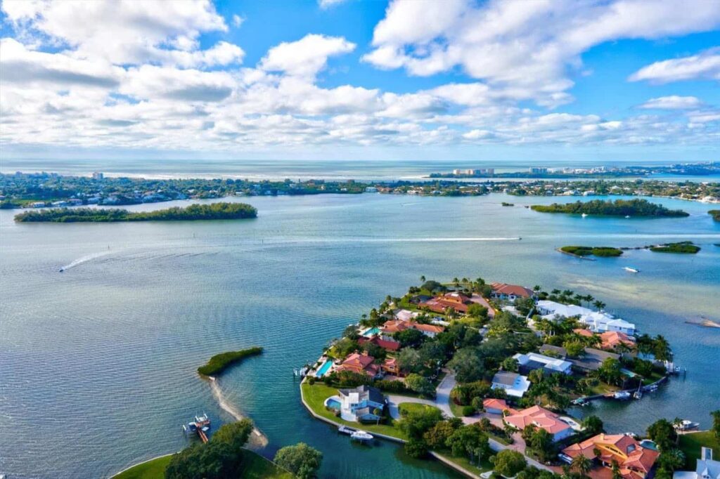 Sarasota's Most Lucrative Neighborhoods for Airbnb Hosts