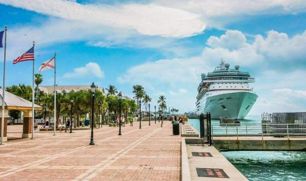 The Ultimate Guide to Profitable Paradise: Why Airbnb in Key West is a Must-Invest Opportunity