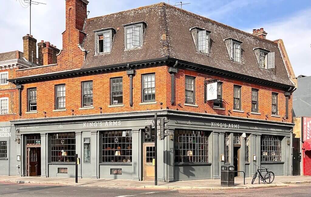 Wandsworth Airbnb Guest's Guide to Exploring the Neighborhood Like a Local