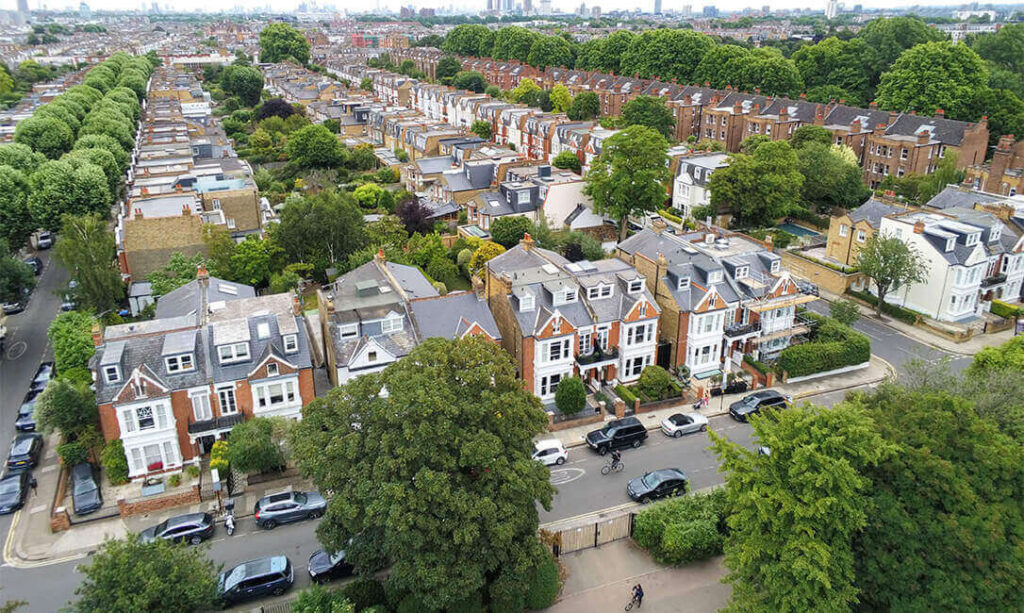 Top 5 Reasons Fulham Reigns Supreme for Airbnb Hosts