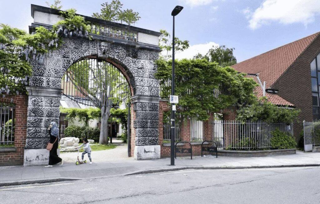 Top Reasons Investing in Airbnb at Bromley-by-Bow is a Smart Move Now