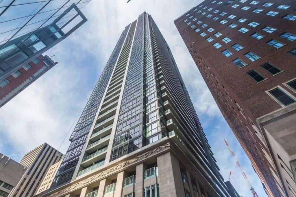 Comprehensive Dive into Toronto's Top Airbnb Neighborhoods
