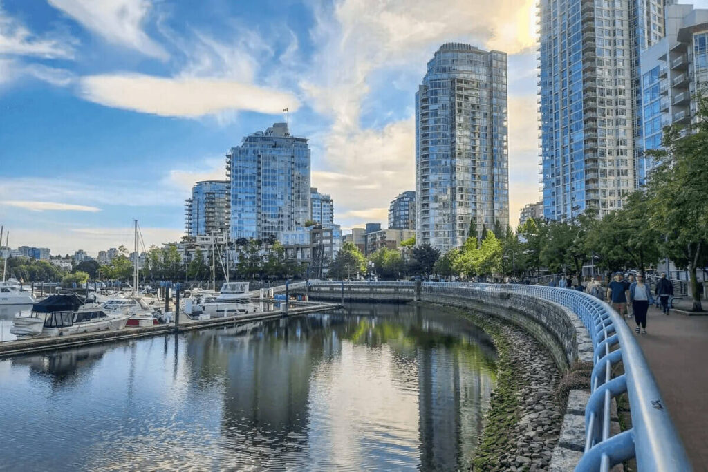 Guide to Vancouver Neighbourhoods: Robson Street