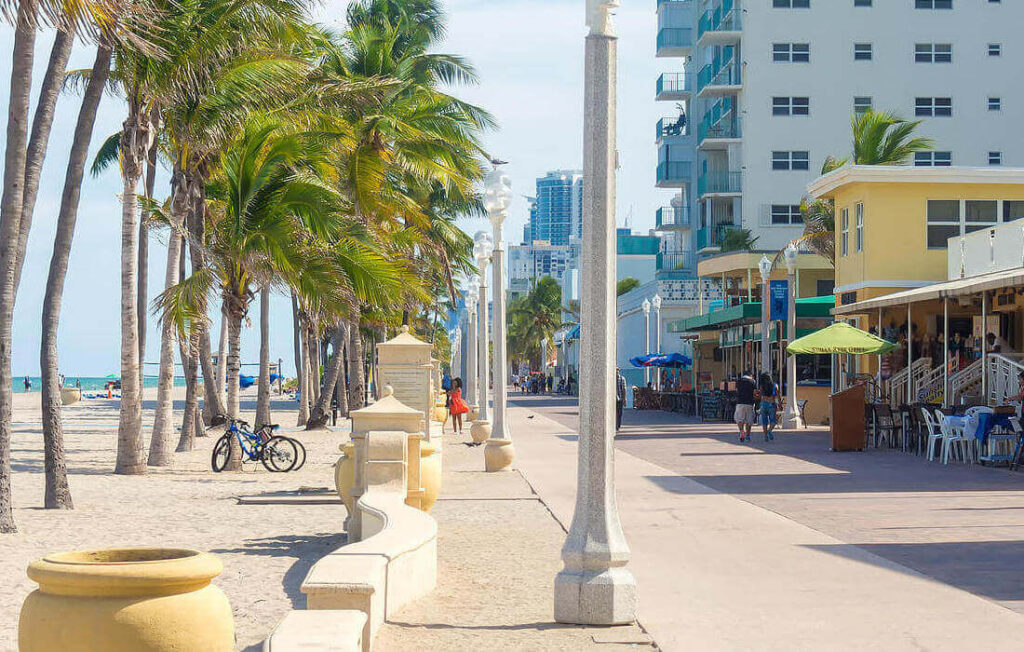 Exploring the Airbnb Investment Potential in Hollywood, Florida