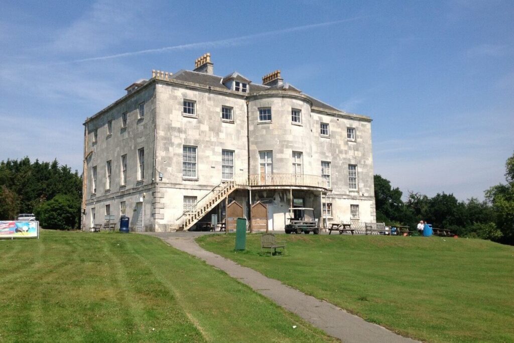 A Comprehensive Guide for Lewisham Airbnb Guests to Explore It Like a Local