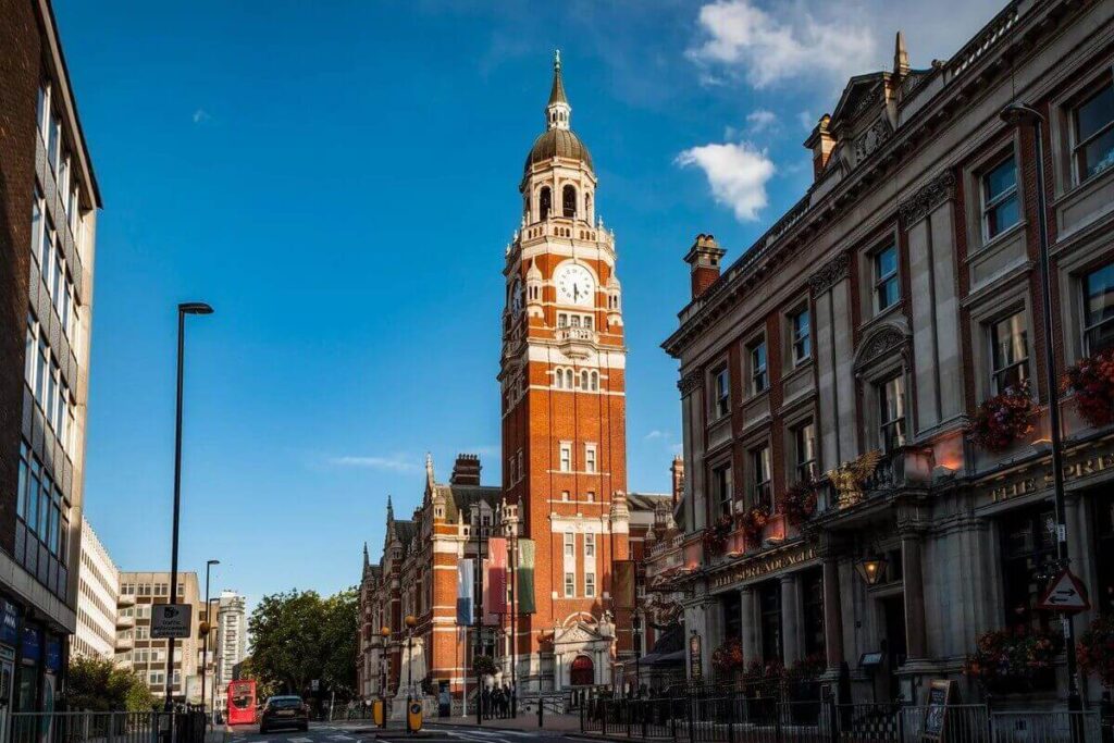 Discover the Secrets to Airbnb Profitability in Croydon, London